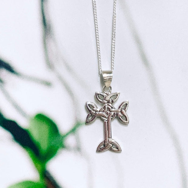 trinity knot cross